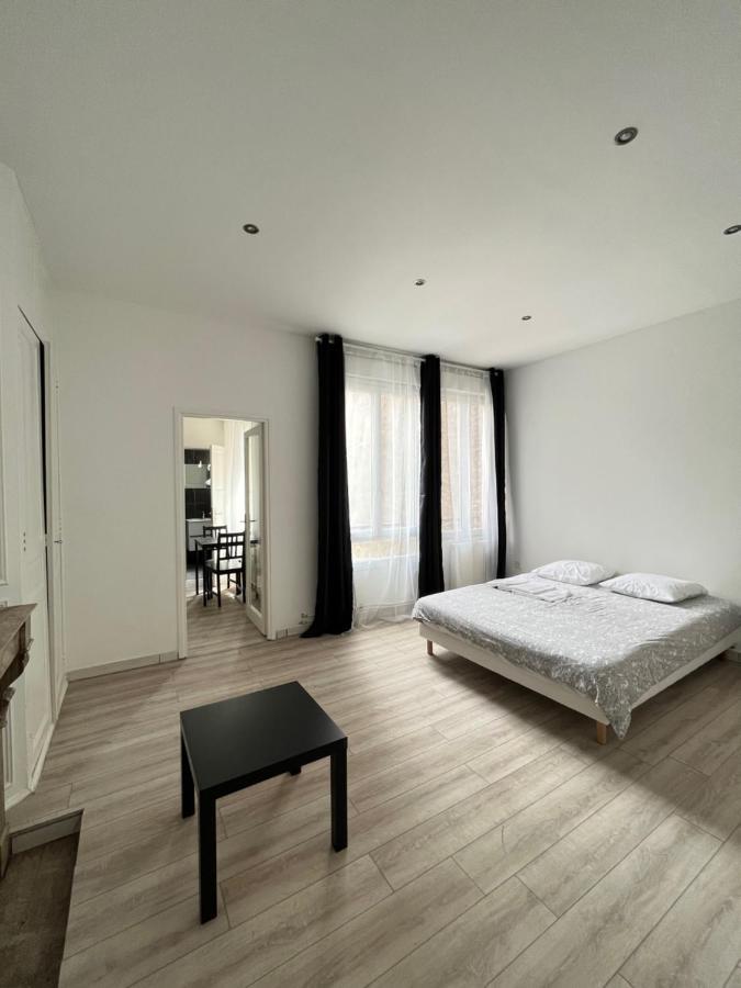 Libergier 1G, face à la Cathédrale Apartamento Reims Exterior foto