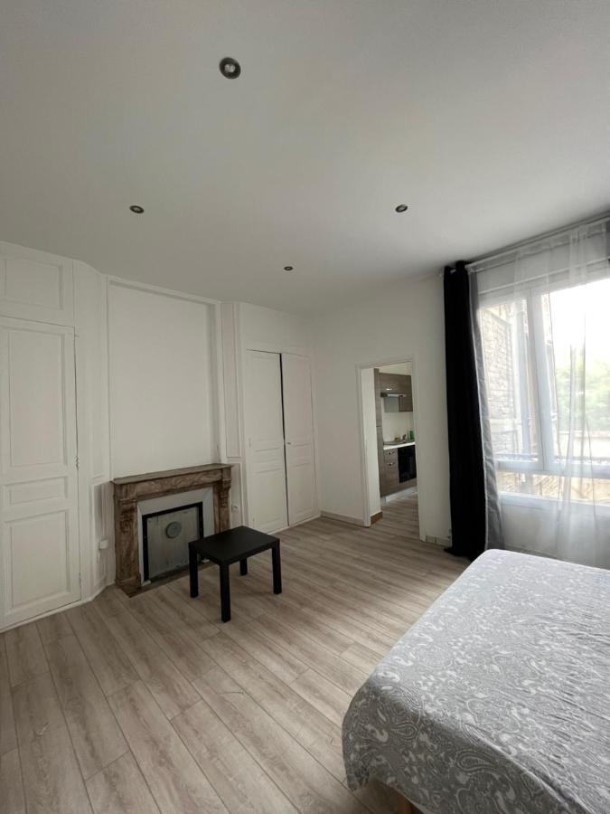 Libergier 1G, face à la Cathédrale Apartamento Reims Exterior foto